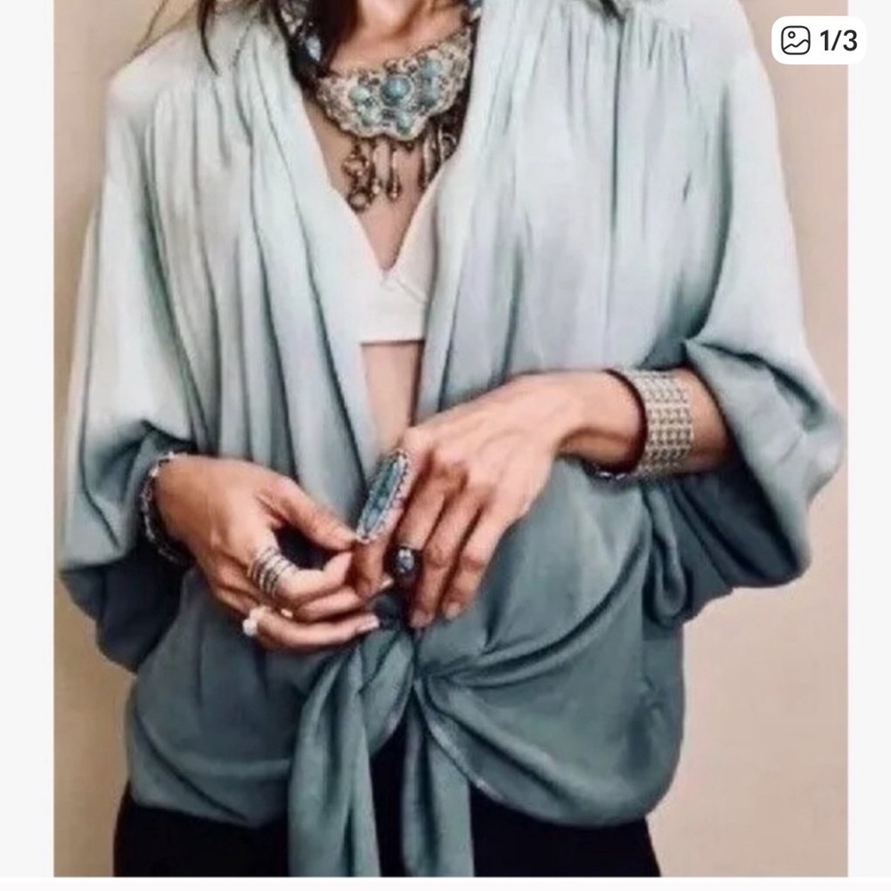 Young Fabulous & Broke Aqua Ombre Blouse. Soft tie front. Oversized small.